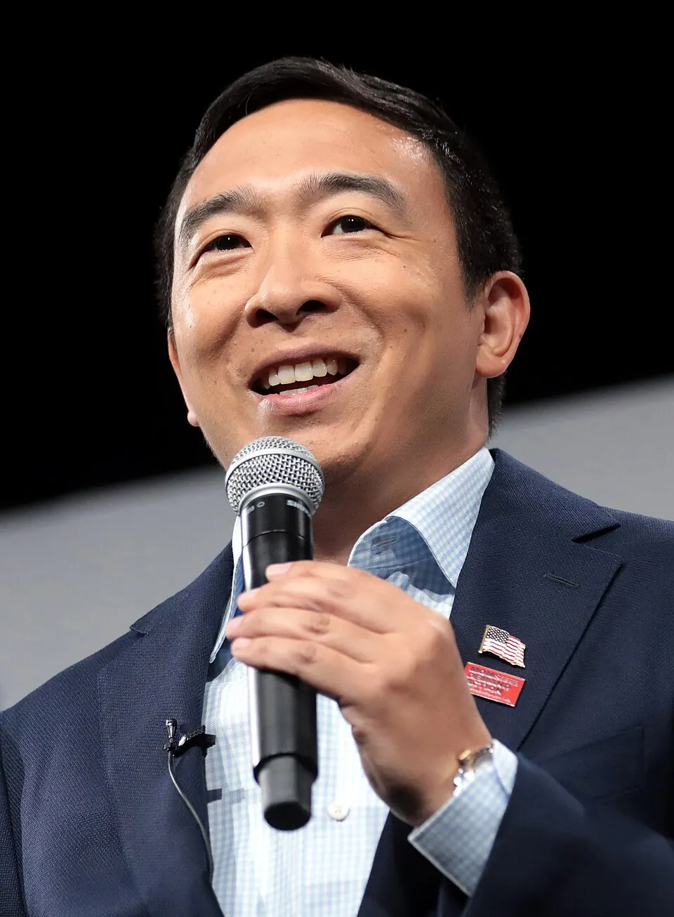 Andrew Yang campaigning in Des Moines, August 2019.